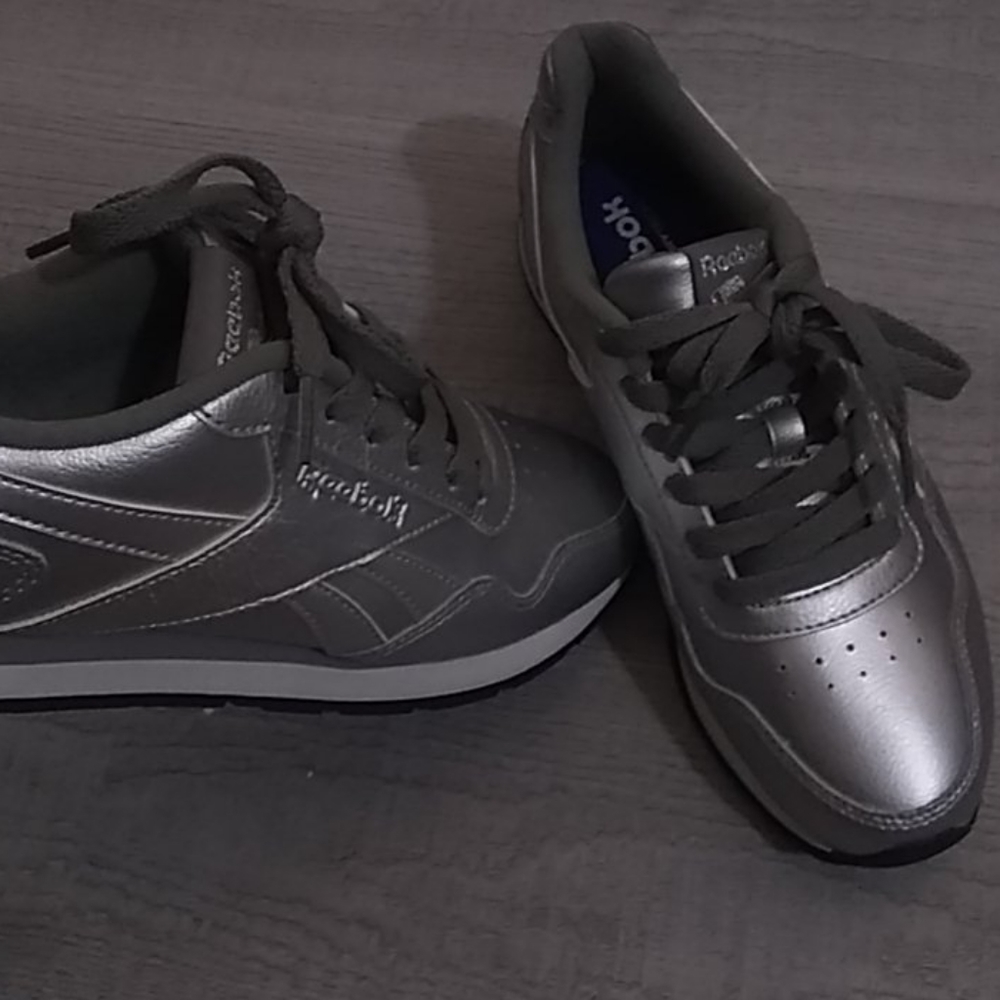 Reebok's - Picture 3 of 4